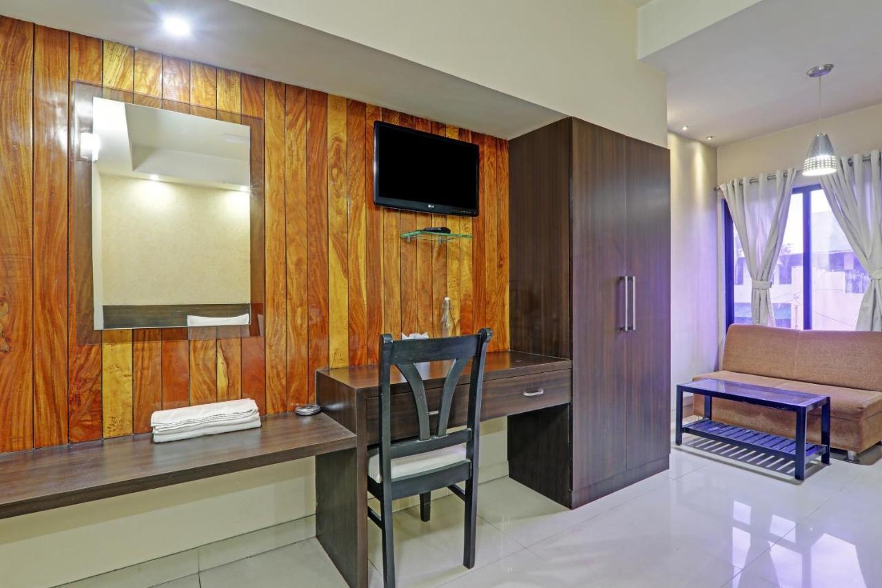 Townhouse Oak Hotel Shelter Lucknow Eksteriør bilde