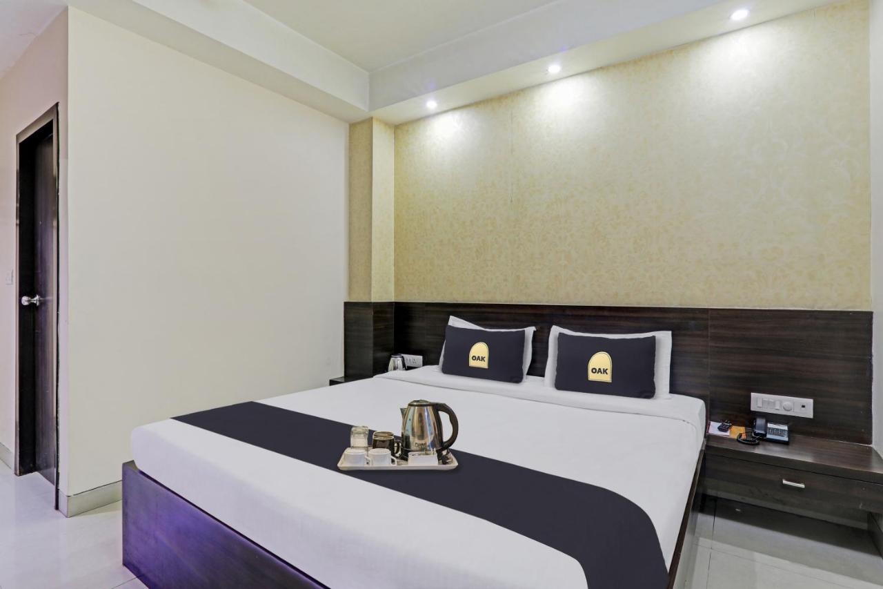 Townhouse Oak Hotel Shelter Lucknow Eksteriør bilde